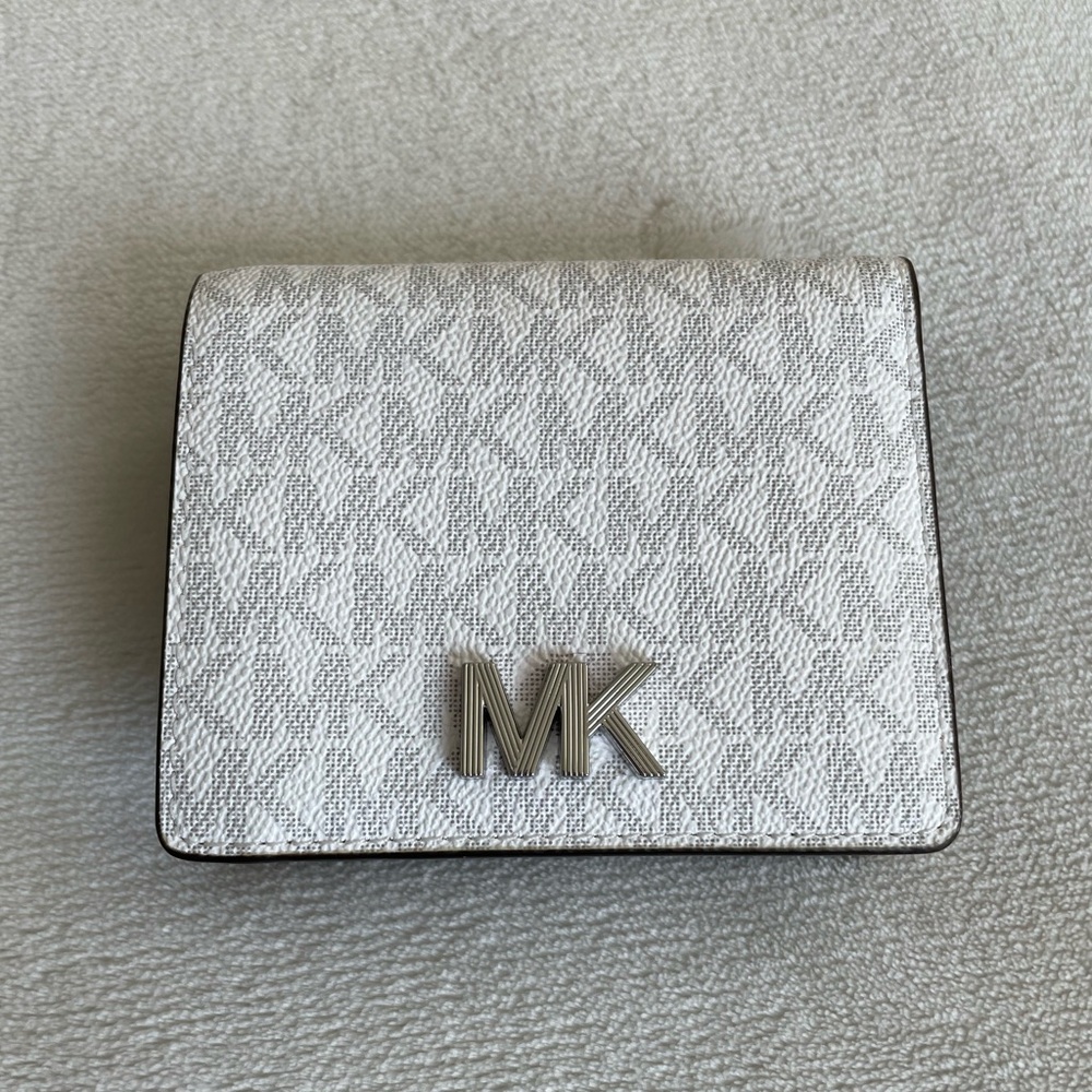 Michael Kors Montgomery Carryall Card Case/Wallet